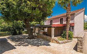 Amazing Home In Malinska Dubasnica With Wifi